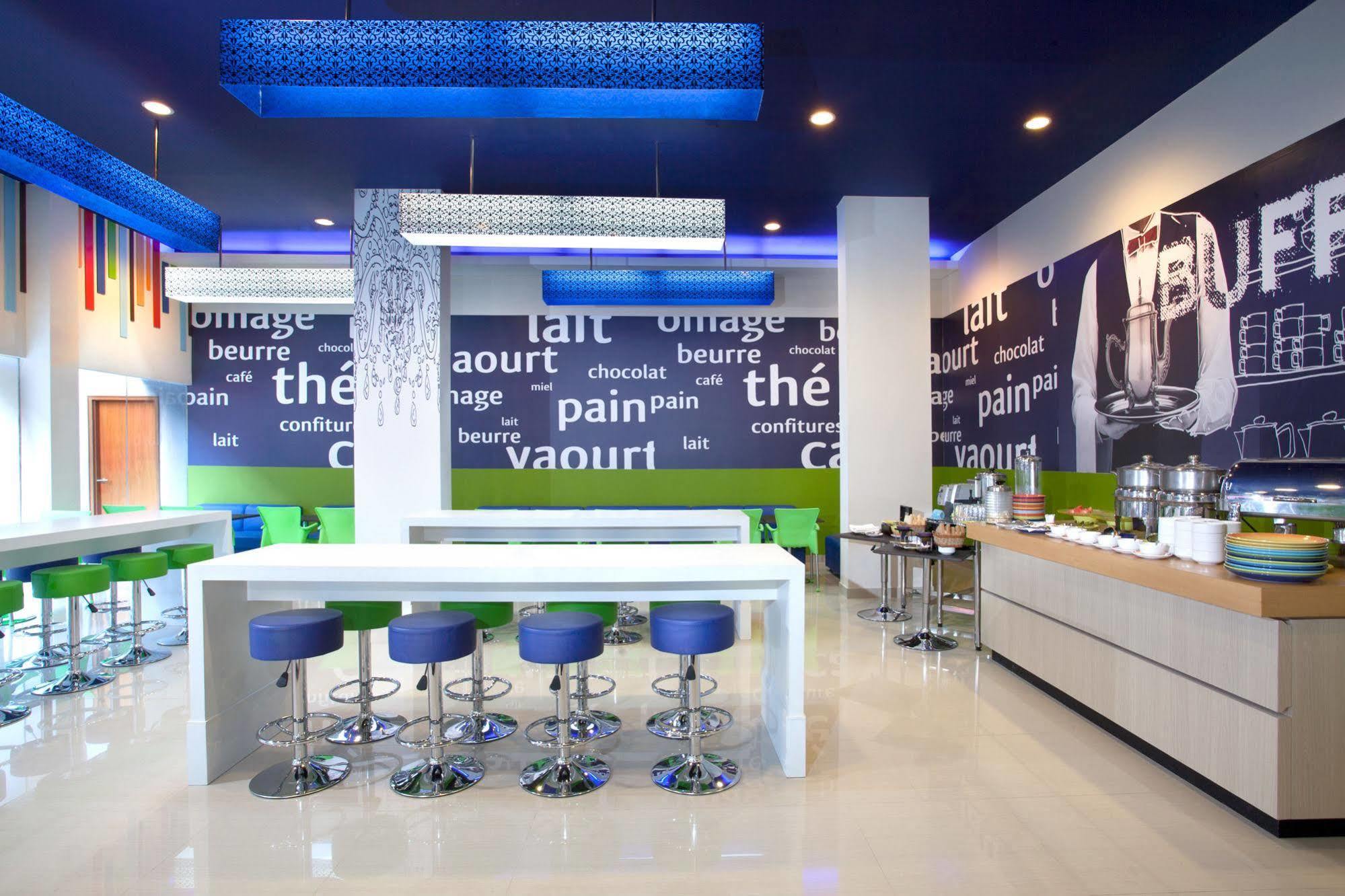 Ibis Budget Semarang Tendean Екстериор снимка